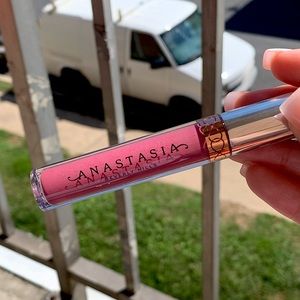 ANASTASIA BEVERLY HILLS “CATNIP” LIQUID LIPSTICK